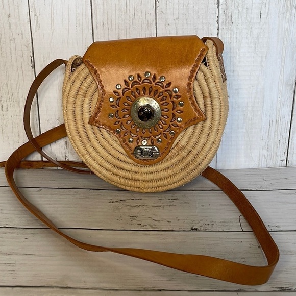 Handmade Round Raffia&Leather Crossbody Bag with Silver and Stone Embellishment - Picture 1 of 9